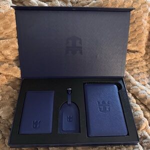 *NEW* Royal Caribbean Navy Blue Travel Accessory Set
